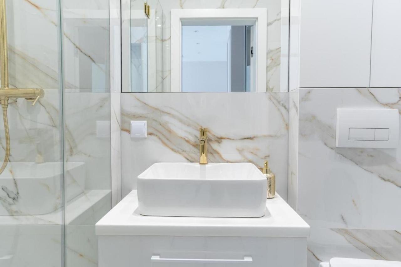 Apartament Mennica Residence - Golden Apartments - Comfortable And Stylish Warsaw Luaran gambar